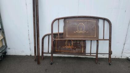 Vintage Metal Bed Frame 54.5"x75.25"x42"