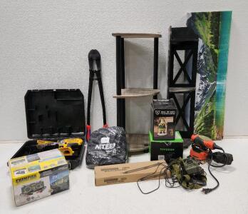 (1) University of Oregon Ducks The Memory Company Table Top Santa Figurine (1) Vivosun FlexFeed All-in-One Drip Irrigation Kit (1) Black+Decker 1/4 Sheet Finishing Sander And More