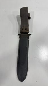 Vintage WW2 USN MK2 Fighting Knife In U.S.N Scabbard Nord-8114 B.M. Co. 1/4 VP