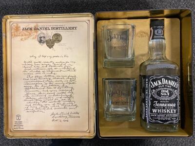Vintage Jack Daniel&rsquo;s 1904 Gold Medal Commemorative Tin Box With Bottle And (2) Whiskey Glasses