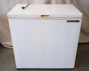 General Electric White Chest Freezer 35"x35"x22"