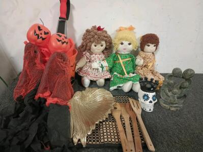 3 Cloth Dolls, Halloween Pumpkin Carving Utensils, Bamboo Place Mats, Small Stone Family Statuett, Angel Wing Serving Platter