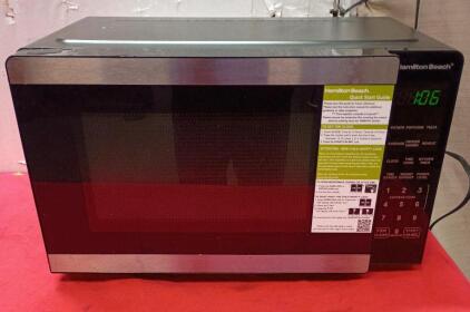 Hamilton Beach 0.9 Cu. Ft. Countertop Microwave Oven