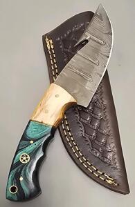 Damascus Steel Hunting/Skinning Knife W/ Leather Sheath