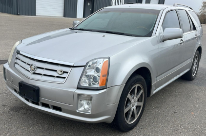 2004 CADILLAC SRX - AWD!
