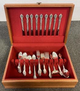 Vintage Oneida Silversmiths Flatware, With Wooden Storage Chest