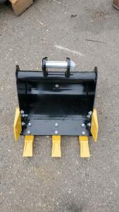 IRANCH 40cm Toothed Bucket. 400x300x350mm (NEW)