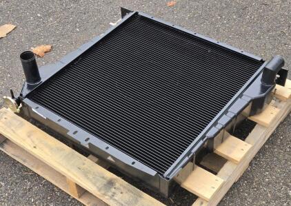 *New* Heavy Duty CAT 174-4429 Engine Radiator - 26" x 28" x 4"