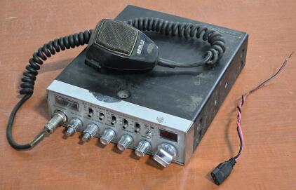 Cobra 148 NW ST Sound Tracker - Night Watch CB Radio w/ Microphone