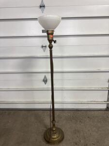 (1) Antique Floor Lamp