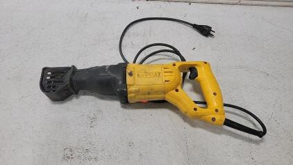 (1)DEWALT 12 Amp Corded Reciprocating Saw, Model DWE305