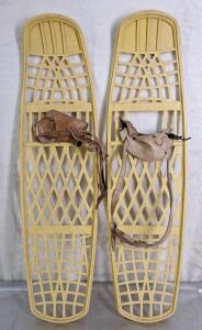 (1) Pair Of Vintage Trappe Of Aspen - Snowshoes