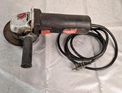 (1) Drill Master 4-1/2" Angle Grinder