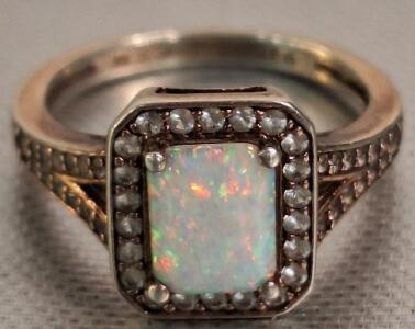 (1) Silver & Opal Ring, Size 6.5