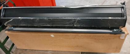(1) RealTruck Retrax Manual Retractable Tonneau Cover - 62"W