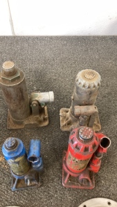 (4) Hydraulic Jacks