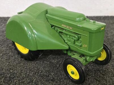 John Deere 60 Diecast Model Tractor, Expo Special Edition, 1:16 Scale