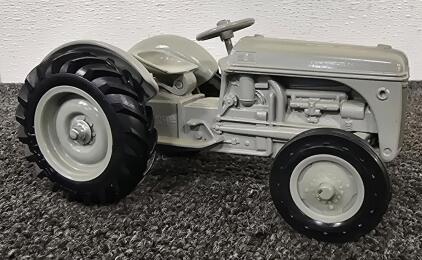 1985 Ford 9N Model Tractor by ERTL, Die-cast, Grey, USA Made