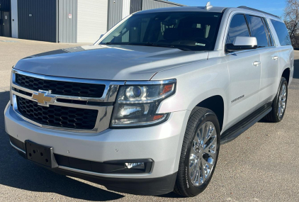 2017 CHEVROLET SUBURBAN - 4X4!