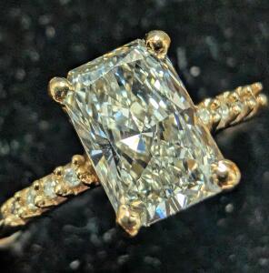 $2200, 10K(1.24g), LAB DIAMOND (1.2+0.06ct)RING, size 6, appraised value $2200, ring resizeable for $50