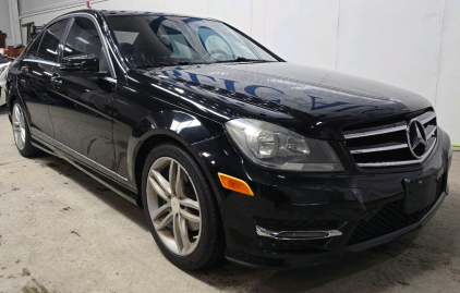 2014 MERCEDES-BENZ C 250 - HEATED SEATS!