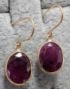 $1300, 10K, RUBY (5.3ct)EARRING, appraised value $1300