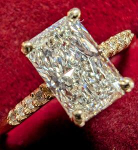 10K Lab Diamond Ring, Size: 6.5