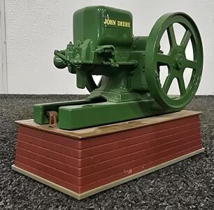 John Deere Hit and Miss Engine Scale Model by Ertl, 1:16 Scale, Serial 285A