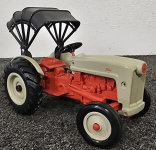 Ford 8N Die-Cast Model Tractor, 1:16 Scale, Rubber Tires, Rear Canopy