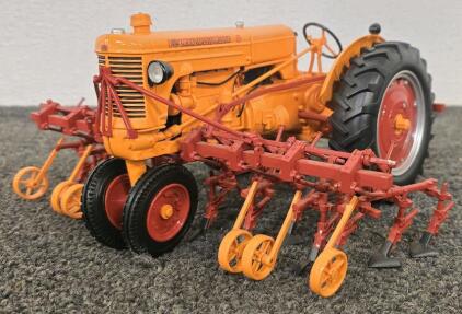 Minneapolis-Moline U Model Tractor, Orange/Red, Scale Model 1:16