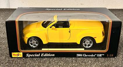 Maisto Special Edition 2004 Chevrolet SSR 1:18 Scale