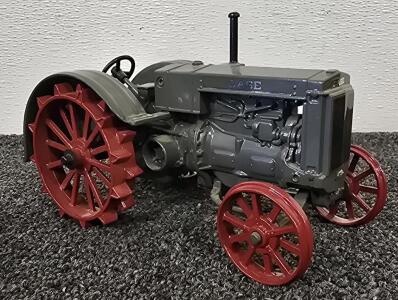 ERTL Case 1937 Special Edition Diecast Model Tractor 1:16 Scale