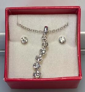 Avon &ldquo;Believe In love&rdquo; Rhinestone Curve Necklace Gift Set In Red Signature Box Silver-Toned