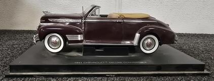 Collectible 1941 Chevrolet Deluxe Convertible Die Cast Model Car On Display Base