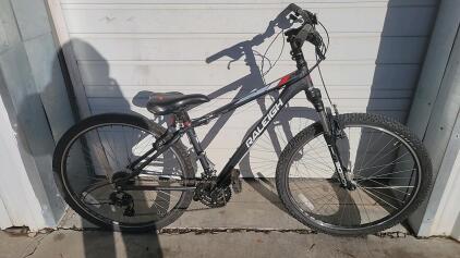 27.5" Raleigh Mtn Bike Black