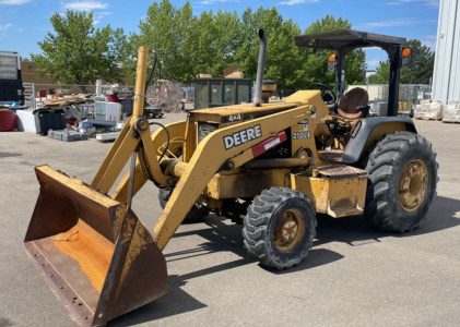 John Deere 210E Loader - 4x4
