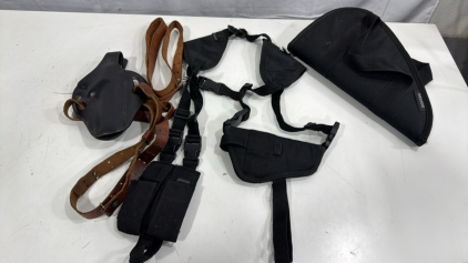 (1) Leather Revolver Holster (2) BullDog Shoulder Holster , (1) Soft aBullDog Hand Gun Case w/Missing Zipper