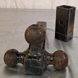 (1) 3-Way 2" Receiver Hitch W/ 2-1/2" Adapter Sleeve