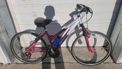 26" Schwinn MTN Bike Pink/Silver