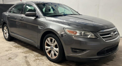2011 FORD TAURUS - AWD!