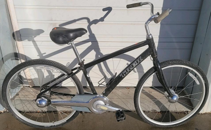26" Trek Cruiser Black