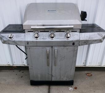 Kenmore 3-Burner Gas Grill With Cover