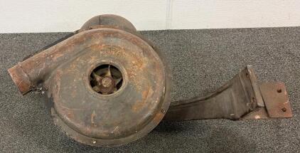 (1) Vintage Buffalo Forge Hand Crank Forge Blower