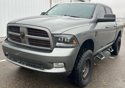 2010 DODGE RAM 1500 - 4X4!