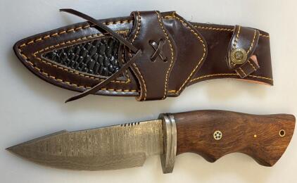 Damascus Steel Hunting Knife: Custom Wood Handle, Leather Sheath