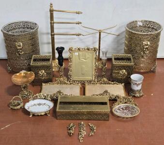 Vintage 17-Piece Matson 24kt Gold Plated Bathroom Decor Set