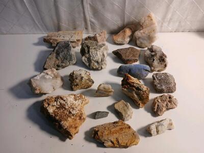 Approx.(20) Natural Gems And Rocks