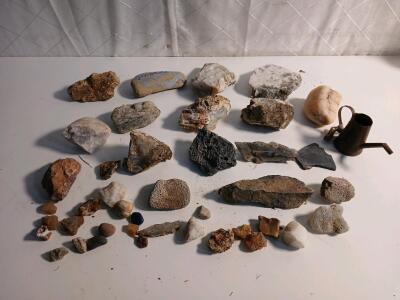 Approx.(25+) Natural Gems And Rocks