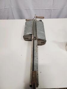 Manual Corn Sheller, Metal and Wood, Hand-Operated