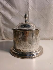 Vintage International Silver Co. Silverplated Biscuit Box -8"H